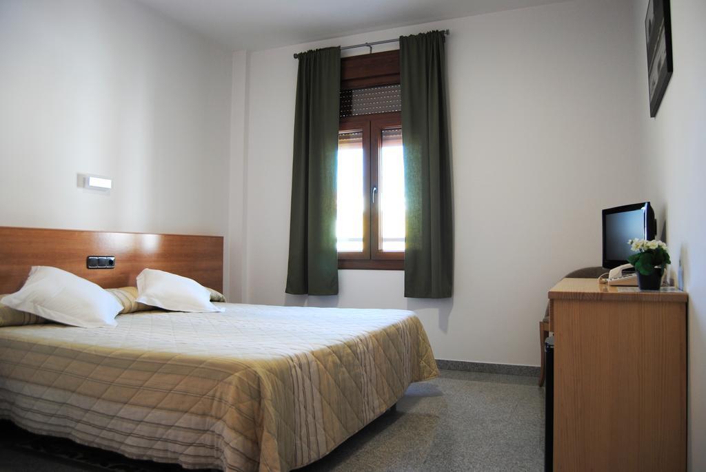 Hotel Albanta La Lantejuela Pokoj fotografie