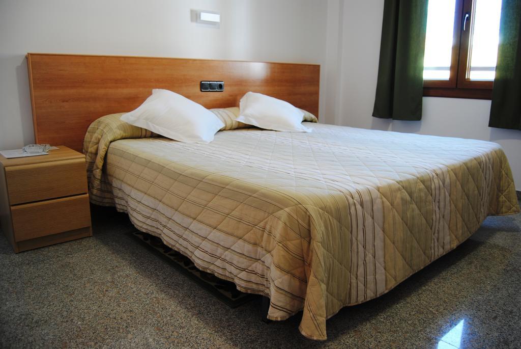 Hotel Albanta La Lantejuela Pokoj fotografie